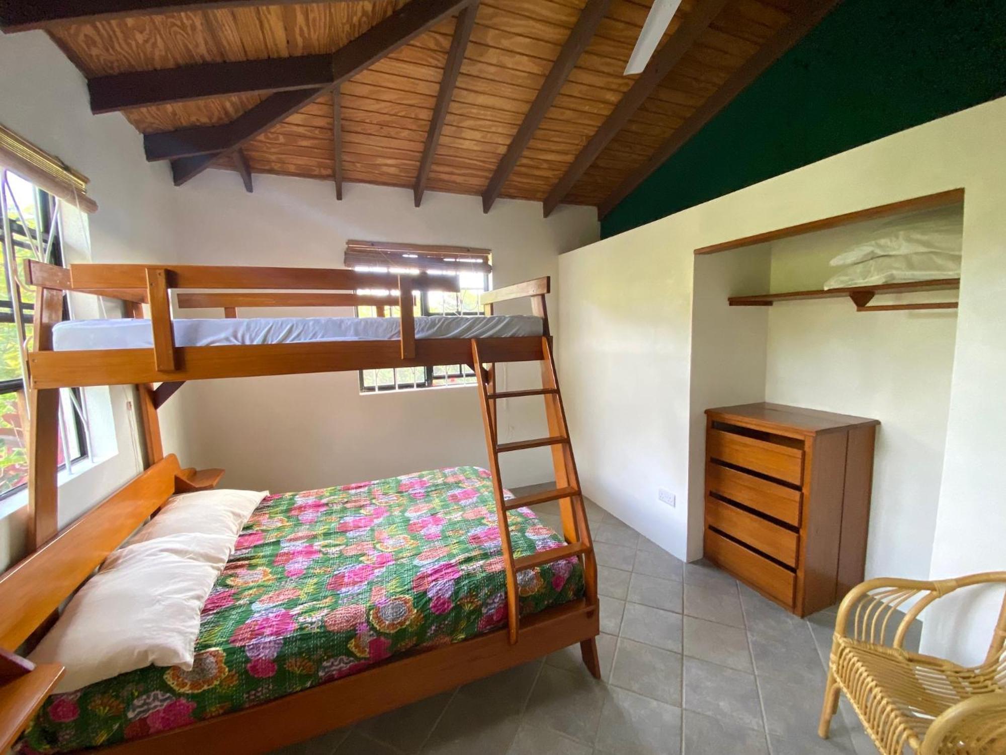 Sea Cliff Eco-Cottages & Gin Distillery Calibishie Екстериор снимка